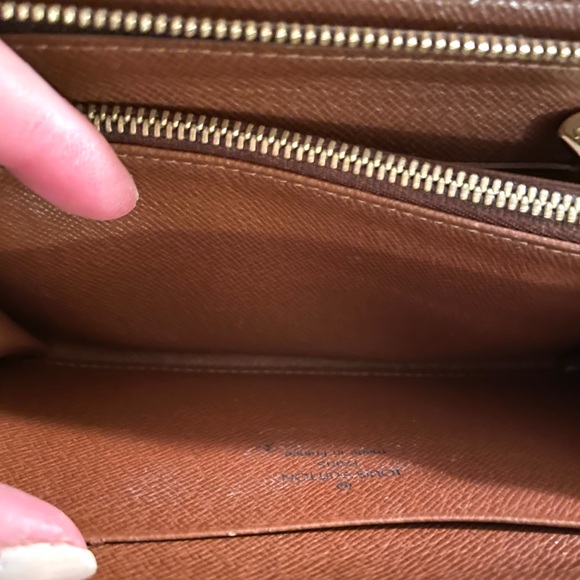 LOUIS VUITTON Authentic Monogram Zippy Clutch/Wallet - Picture 11 of 11